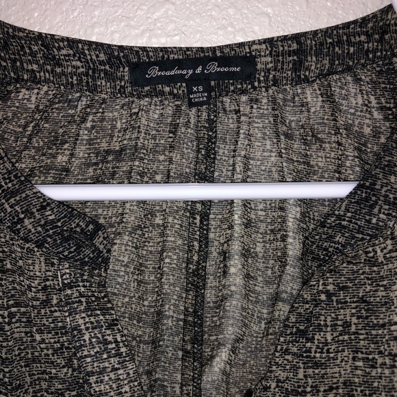 Broadway & Broome Sheer Blouse - XS - Picture 2 of 3